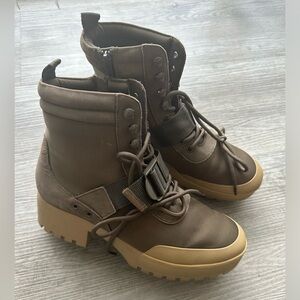 Steve Madden combat boots Sz 10 hiking